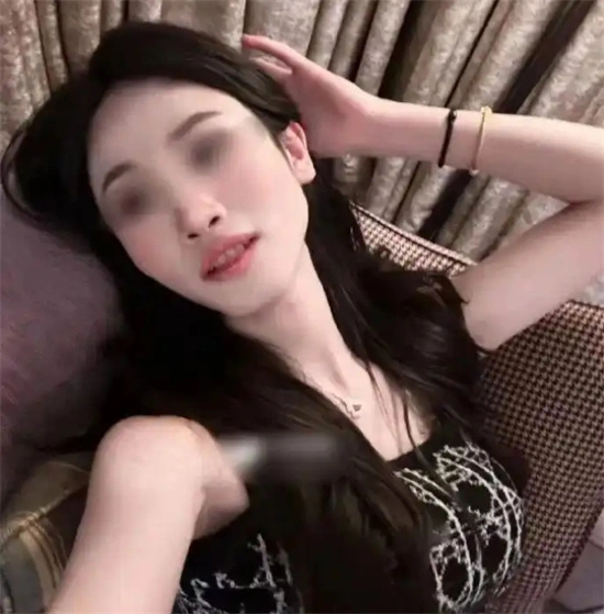 女王 - 16885